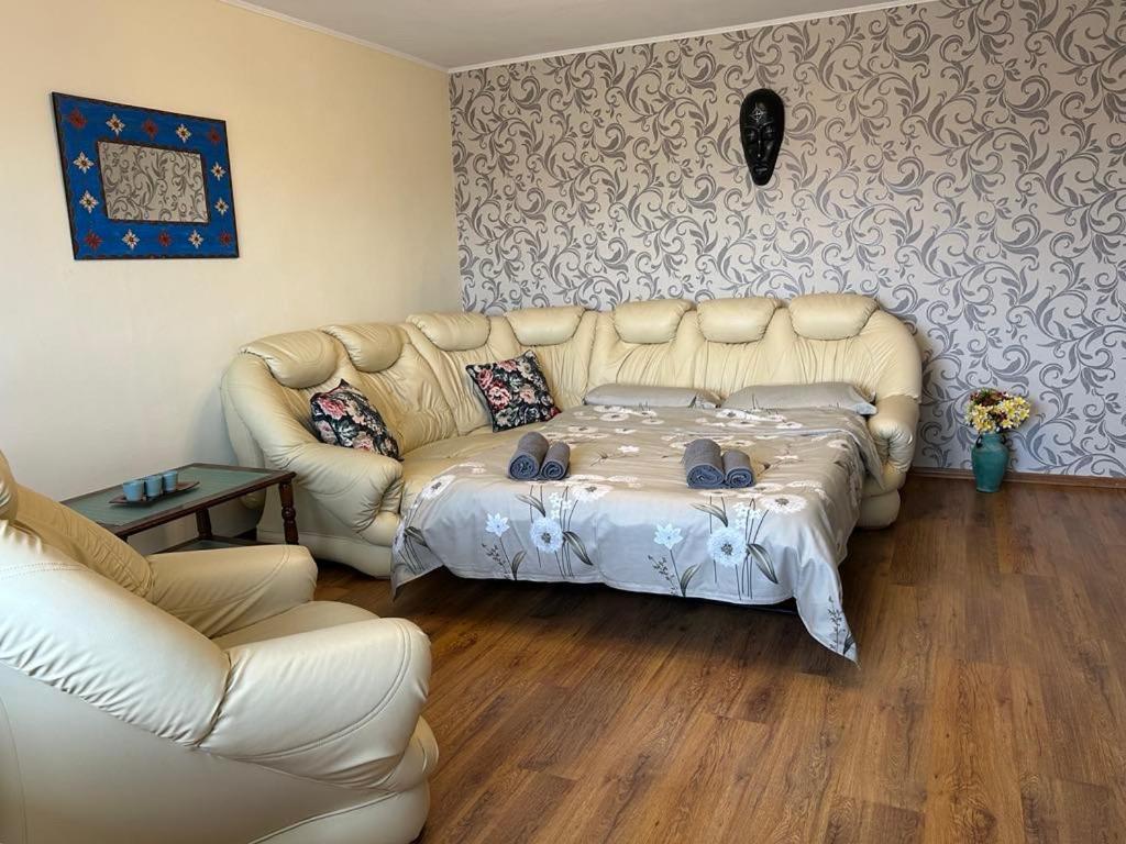 Harmony Luisa Apartment #Enjoy#Otopeni# Kültér fotó